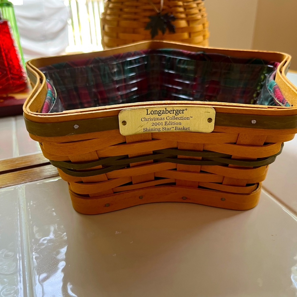 2001 CHRISTMAS COLLECTION GREEN SHINING STAR BASKET